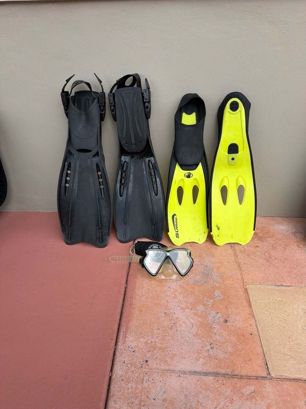 Body Glove Surge Fins, Aeris Mako Fins, and Mask Snorkel Set